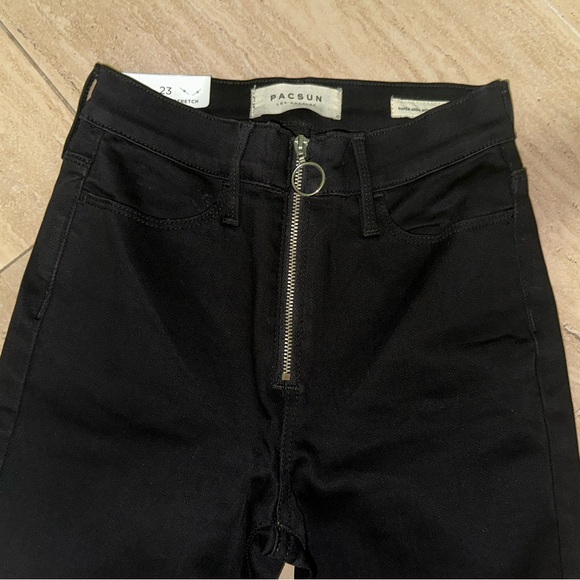 Brand New PACSUN BLACK JEANS W/ front zipper - Picture 3 of 4